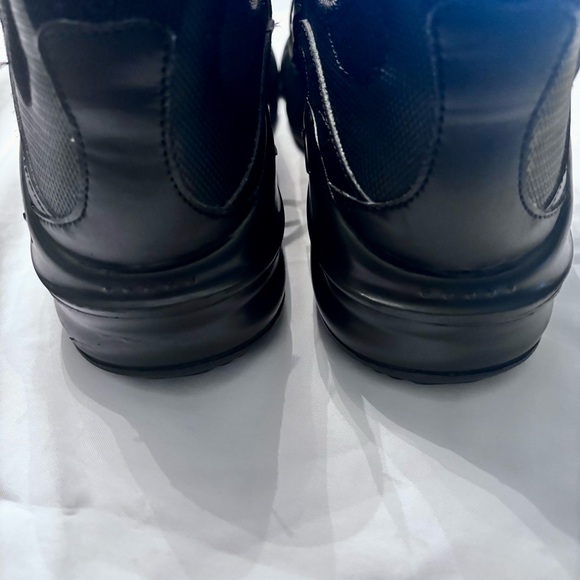 Nike Black Athletic Men's Shoes 11 1/2 - Picture 5 of 10